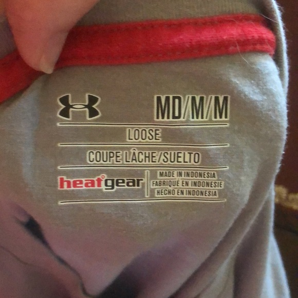 Under Armour gray short sleeve loose fit tee size Medium - Picture 8 of 8